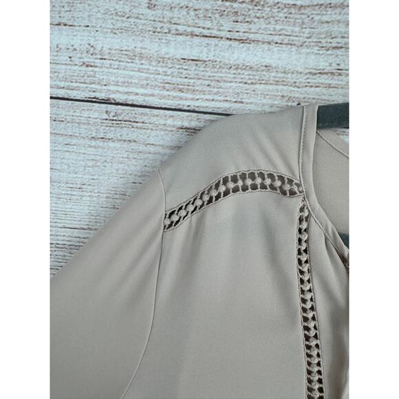 Pleione Crochet Accent Peplum Blouse Womens Large Tan Beige Tie Neck - Picture 4 of 10